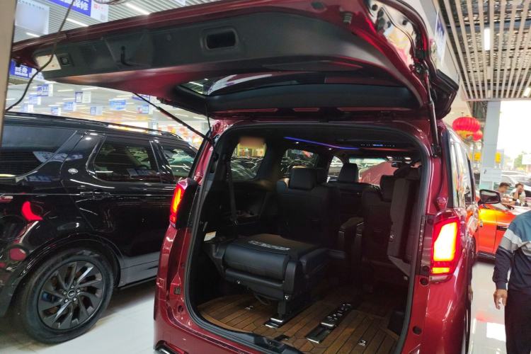 Used Toyota Alphard 2018 Revised Version 3.5L Premium Edition
