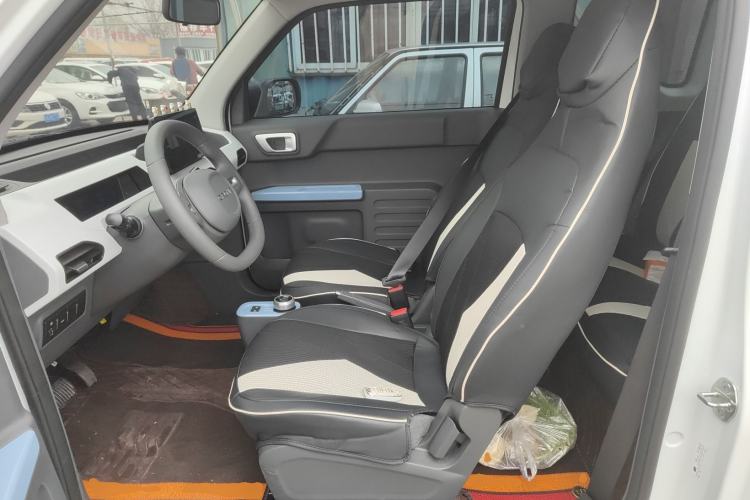 Used Geely Galaxy Panda 2024 Panda Mini 200km Endurance Bear
