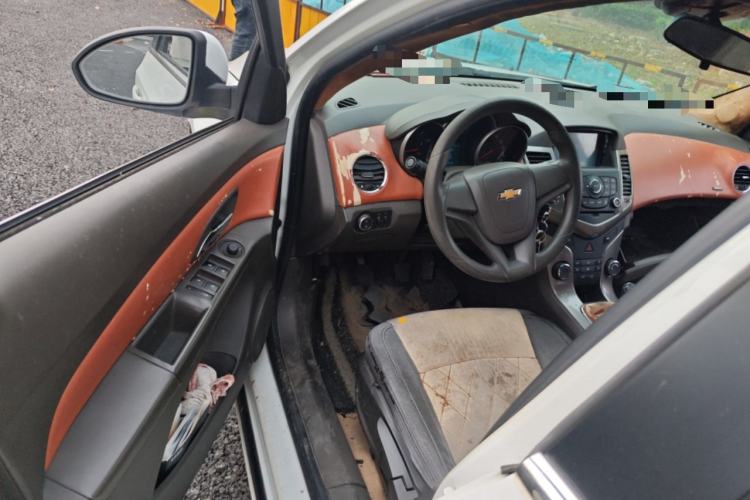 Used Chevrolet Cruze 2015 1.5L Classic SE MT Driver Seat