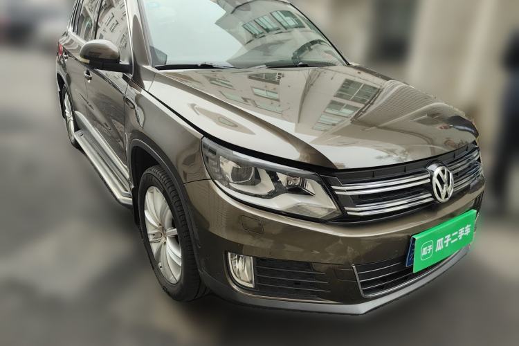 Used Volkswagen Tiguan 2013 2.0 TSI Automatic All-Wheel-Drive Flagship Edition Front Right 45 Deg