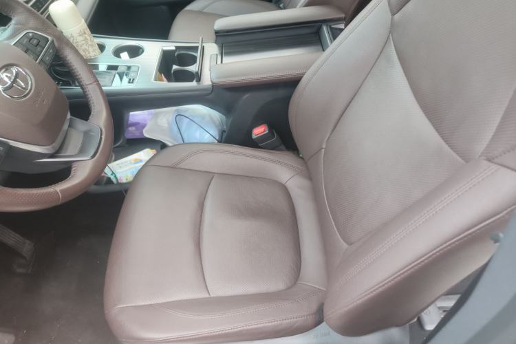 Used Toyota Granvia 2022 2.5L Hybrid Flagship Edition Left Front Seat