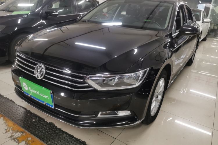 Used Volkswagen Magotan 2018 280TSI DSG Comfort Model
