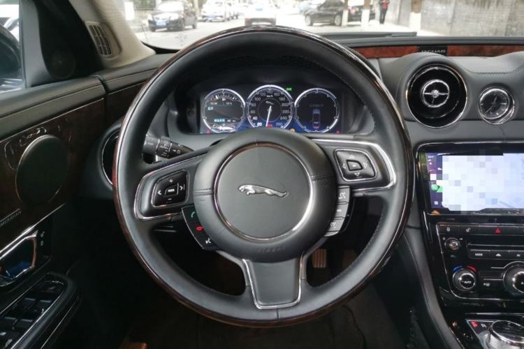 Used Jaguar XJ 2015 XJL 3.0 SC Four-Wheel Drive Luxury Business Edition Interior 3