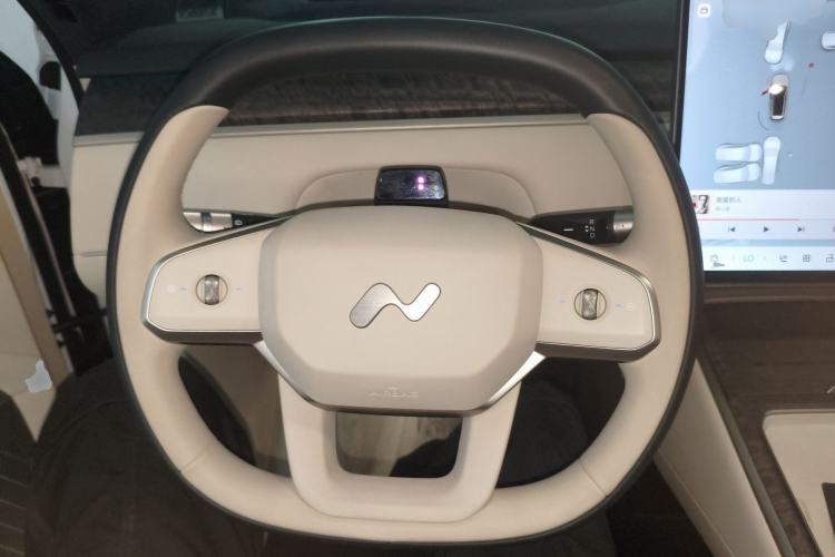 Used ONVO Luxeed L90 2025 Model—Max Six-Seater Version
