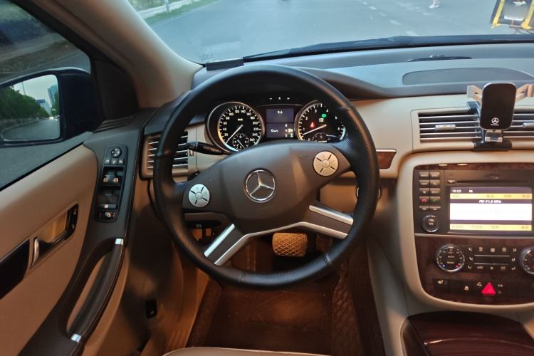 Used Mercedes-Benz R-Class 2011 R 350 L 4MATIC
