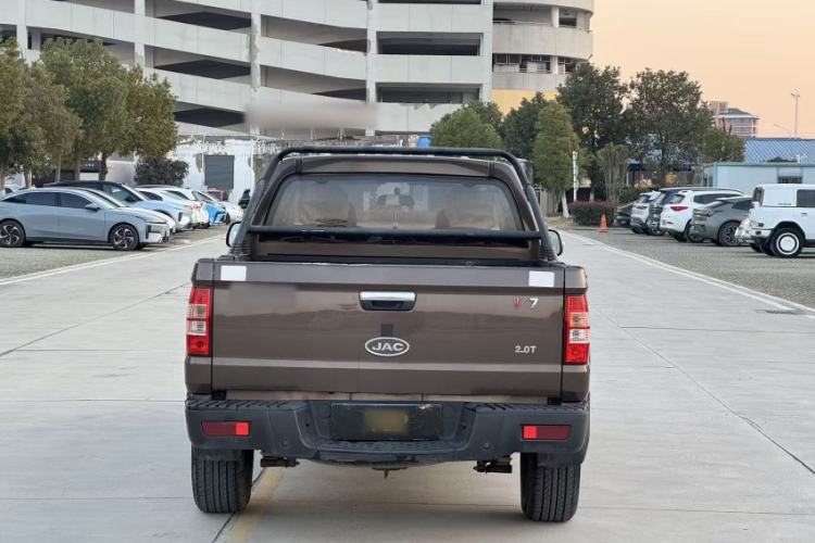 Used JAC V7 2018 2.0T Two-Wheel-Drive Comfort Version with Long Wheelbase D19TCIE13