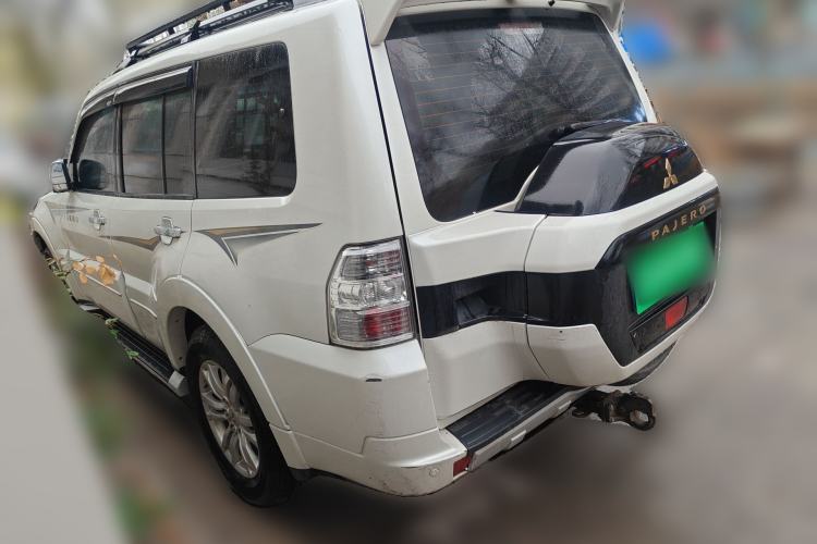 Used Mitsubishi Pajero  Rear Left 45 Deg