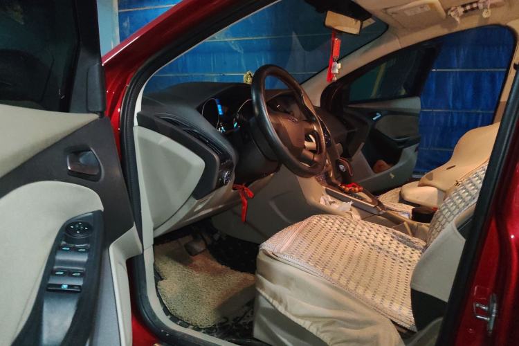 Used Ford Focus 2012 Sedan 1.6L Automatic Comfort Model
