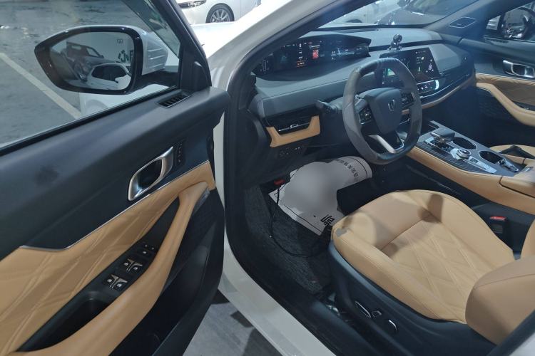 Used Changan UNI-K 2024 2.0T Two-Wheel Drive Global Edition
