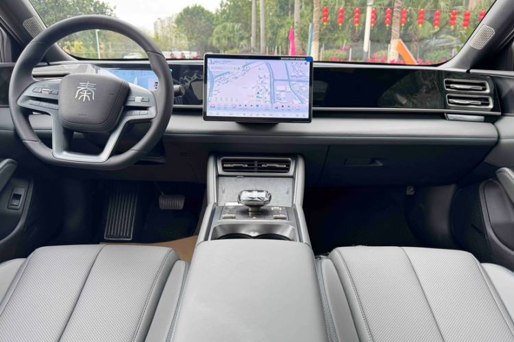 Used BYD Qin L 2025 DM-i Smart Drive 120KM Superior Model
