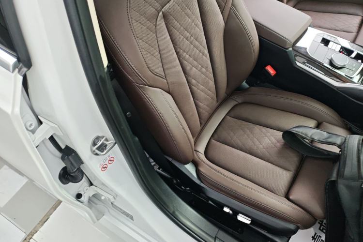 Used BMW 3 Series 2023 325Li M Sport Package Right Front Seat