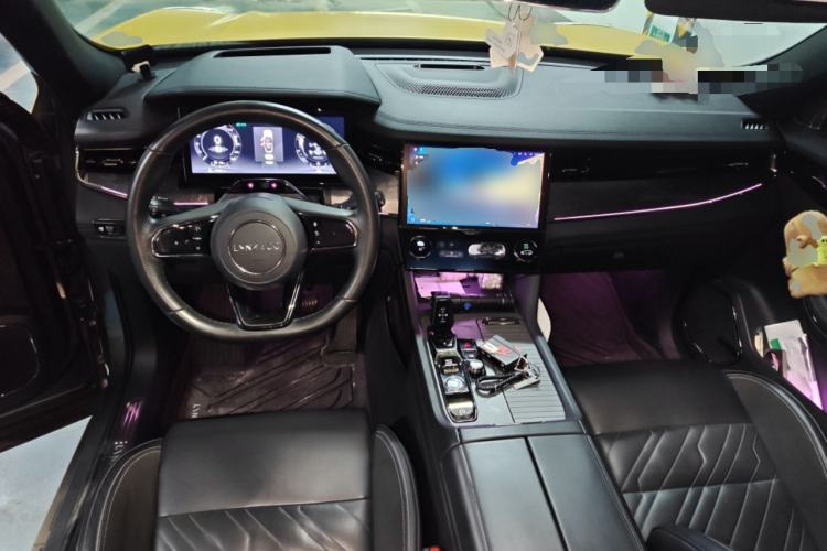 Used Lynk & Co 09 2021 2.0T Halo Six-Seater