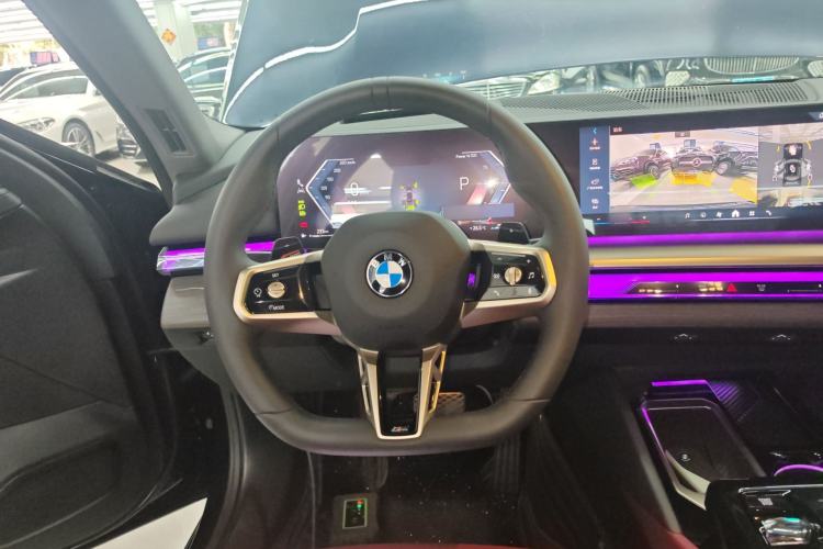 Used BMW 5 Series 2025 530Li Luxury Edition M Sport Package Steering Wheel