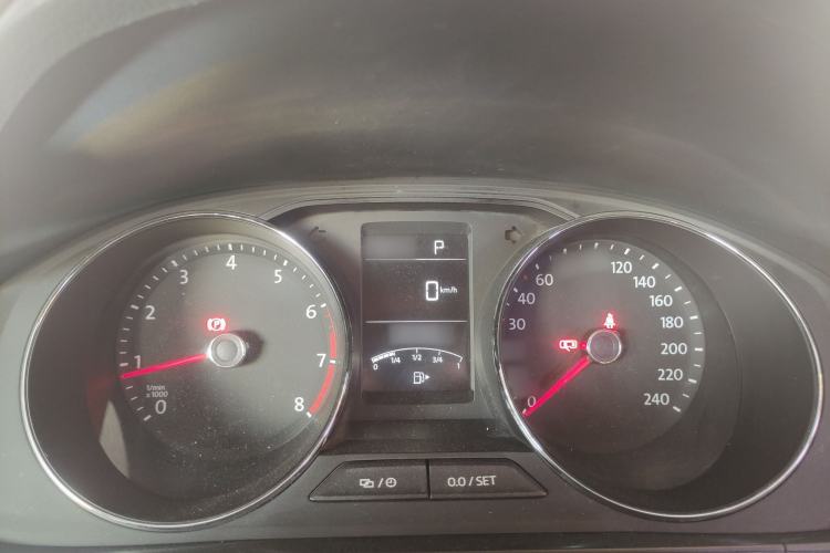 Used Volkswagen Lavida 2015 1.6L Automatic Comfort Edition
