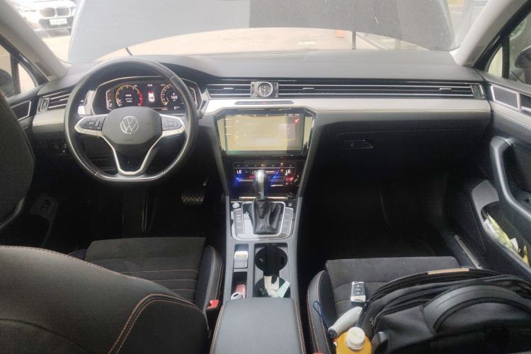 Used Volkswagen Magotan 2021 330TSI DSG 30th Anniversary Edition Interior 2