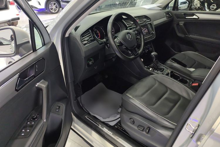 Used Volkswagen Tiguan L 2017 330TSI Automatic Two-Wheel Drive Flagship Edition