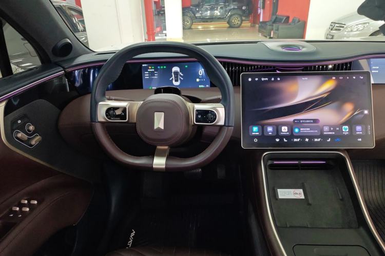 Used Avatr 11 2023 HarmonyOS Version Smart Enjoyment Upgrade Model 90-Degree Rear-Wheel Drive Edition Steering Wheel