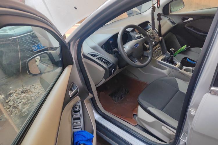 Used Ford Focus 2012 Sedan 1.6L Manual Comfort Model