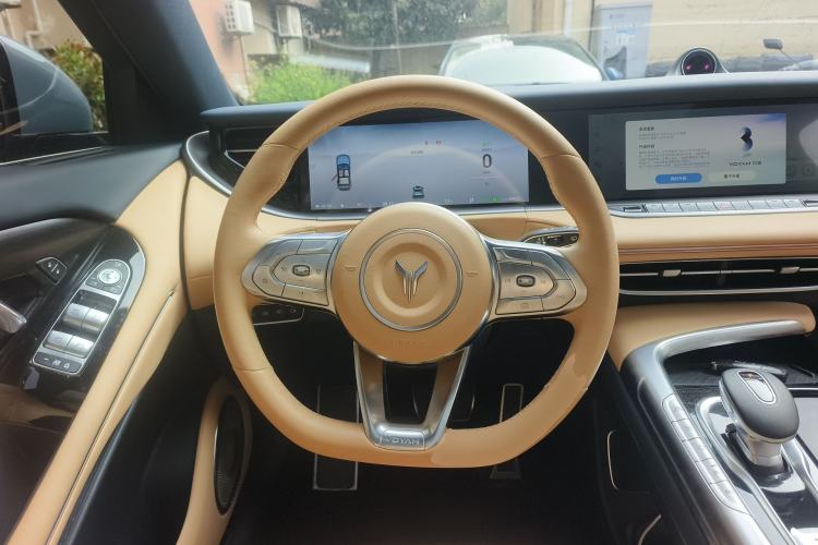 Used VOYAH FREE 2021 Four-Wheel Drive Standard Range-Extended Exclusive Luxury Package
