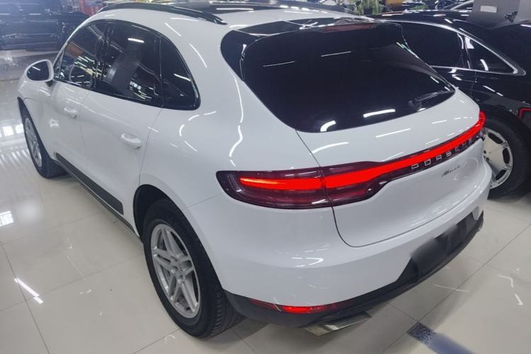 Used Porsche Macan 2018 Macan 2.0T Rear Left 45 Deg