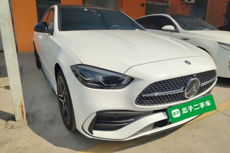 Used Mercedes-Benz C-Class 2024 Facelifted C-Class 260 L Night Edition Sports Version Front Right 45 Deg