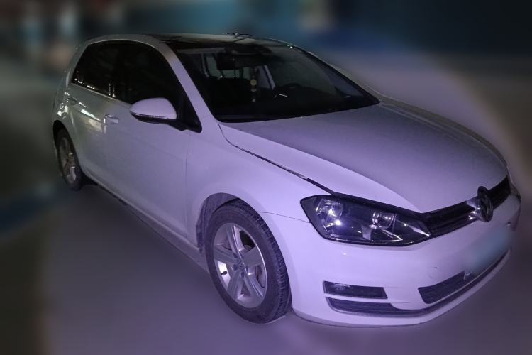 Used Volkswagen Golf 2015 1.6L Automatic Comfort Model Front Right 45 Deg