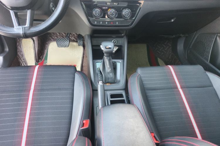 Used Skoda Kamiq 2020 GT 1.5L Automatic Flagship Model China VI Standard Interior 5