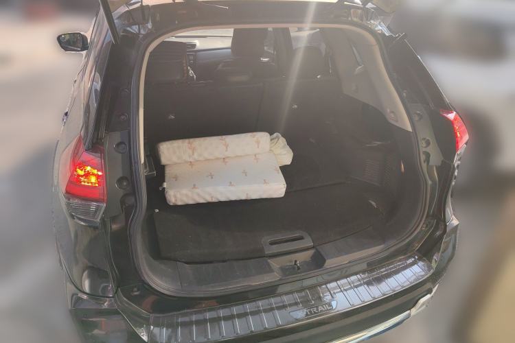 Used Nissan X-Trail 2017 2.0L CVT Comfort Edition 2WD Trunk