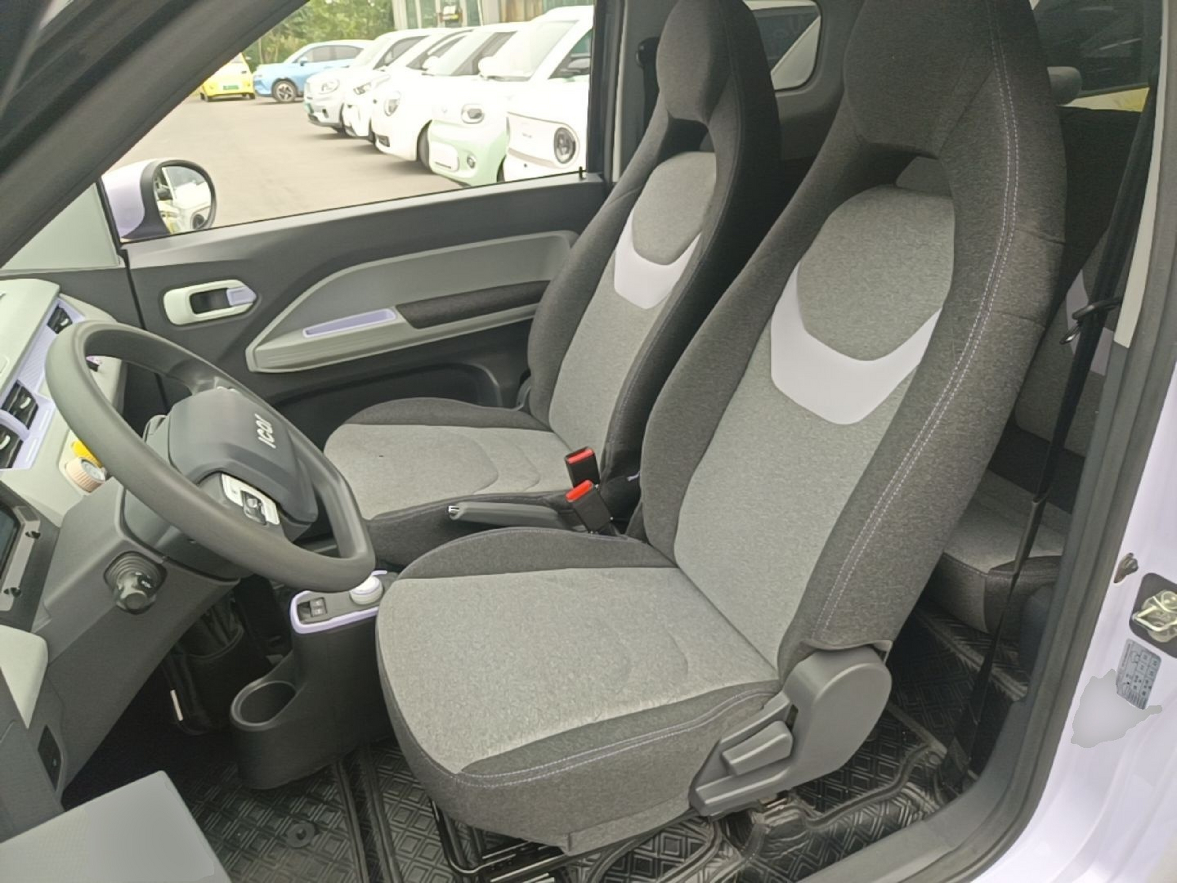 Vordere Reihe im Auto