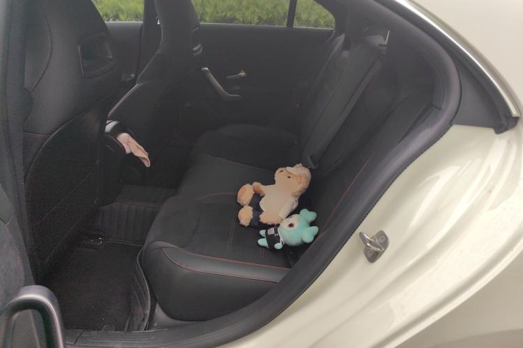 Used Mercedes-Benz CLA 2024-Year Facelifted CLA 200 Left Rear Seat