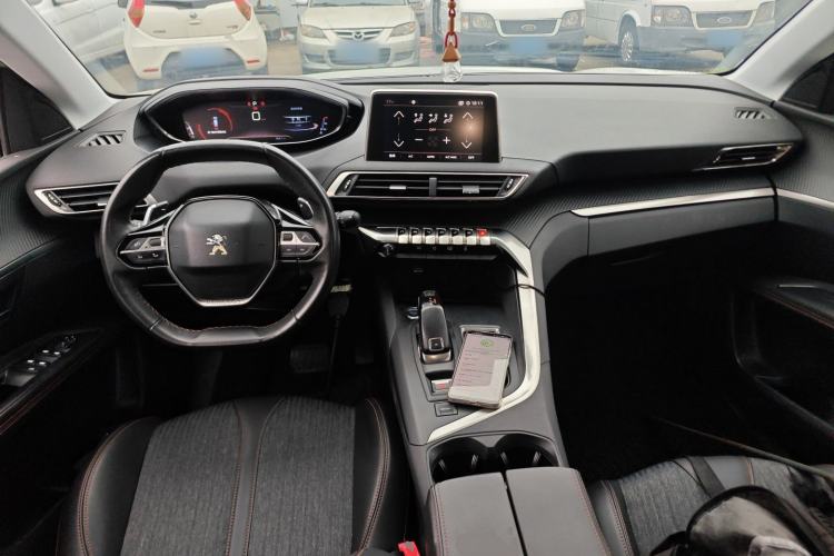 Used Peugeot 5008 2017 350THP 7-Seater Elite Edition Center Console