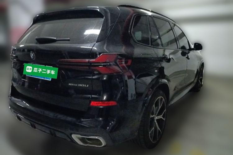 Used BMW X5 2023 xDrive 30Li Luxury M Sport Night Edition Package Rear Right 45 Deg