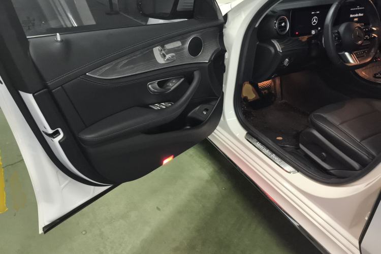 Used Mercedes-Benz E-Class 2022 Revised Version E 300 L Sporty and Stylish Edition Driver Seat