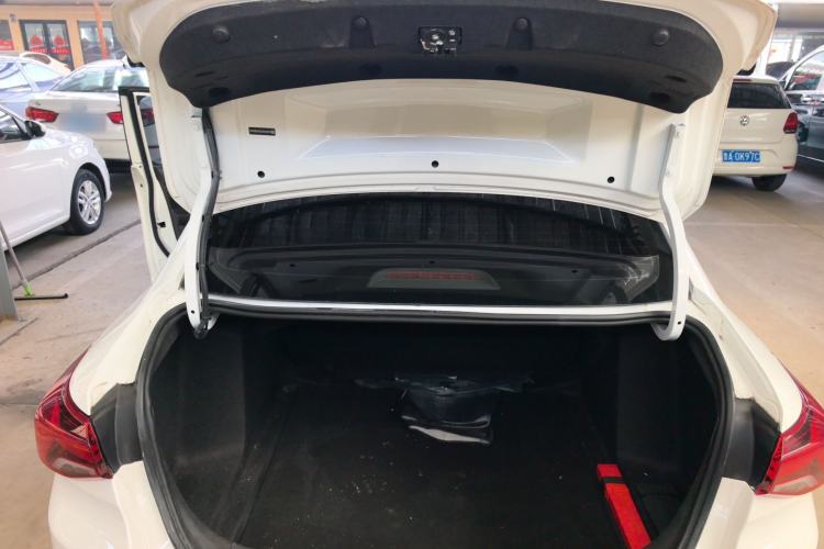 Used Chevrolet Cavalier 2019 325T Dual-Clutch Xinshang Edition Trunk