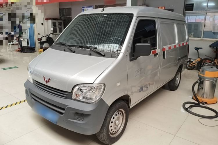 Used Wuling Zhiguang 2020 1.2L Van Utility Model China VI Emission Standard 2 Seats LSI