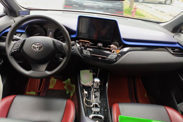 Used Toyota C-HR 2018 2.0L Leading with Sunroof China V Standard Center Console