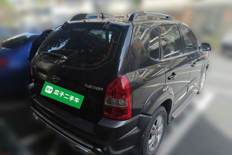 Used Hyundai Tucson 2009 2.0L Manual Two-Wheel Drive Fashion Edition Rear Right 45 Deg