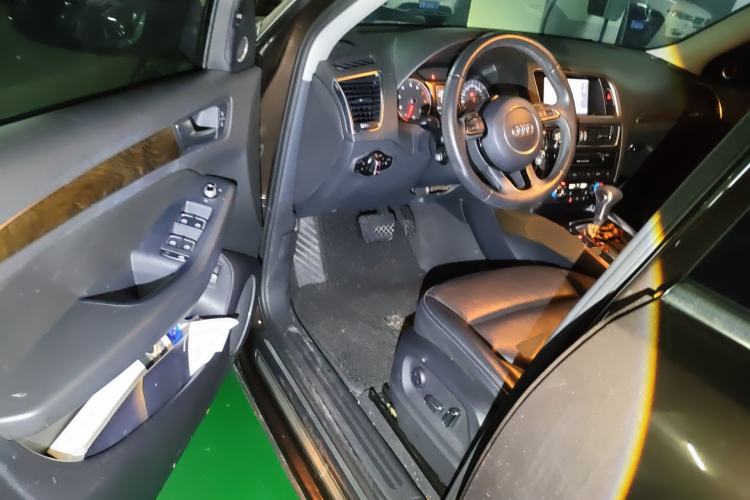 Used Audi Q5 2013 40 TFSI Comfort Edition Driver Seat