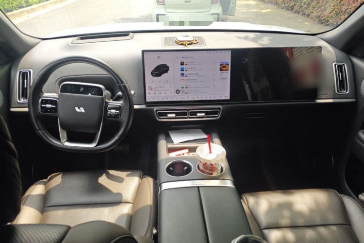 Used Li Auto L8 2023 Pro Model Center Console