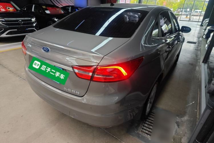Used Ford Escort 2015 1.5L Automatic Fashion Model Rear Right 45 Deg