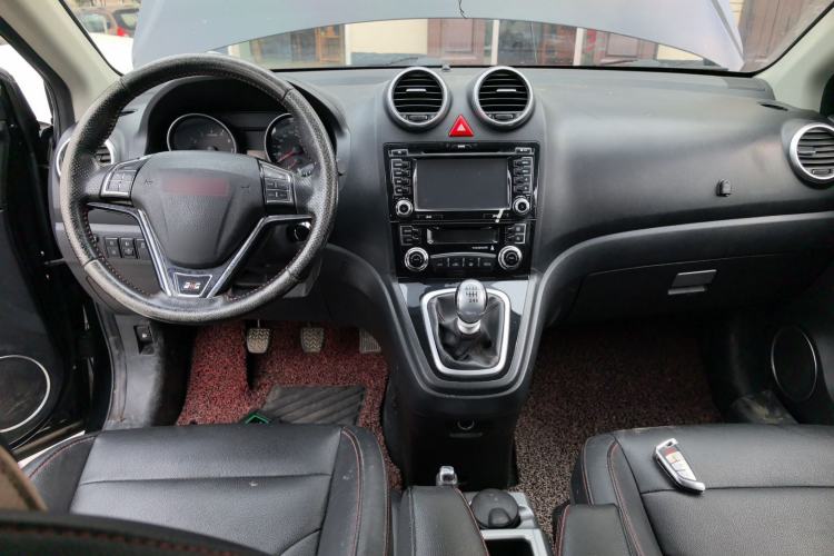 Used Haval H6 2015 Upgraded Model 1.5T Manual Two-Wheel Drive Elite Version
