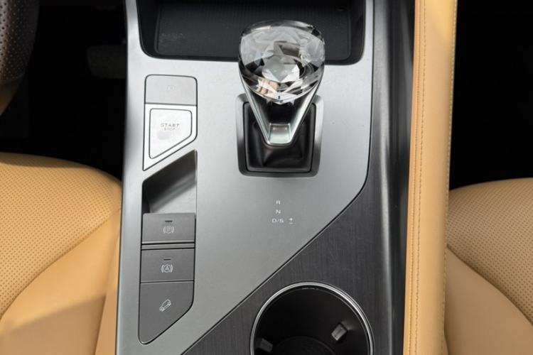 Used Roewe RX5 2023 1.5T Prestige Sliding-Screen Version Gear Lever