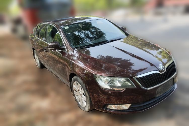 Used Skoda Superb 2013 1.4TSI DSG Sport Edition Front Right 45 Deg