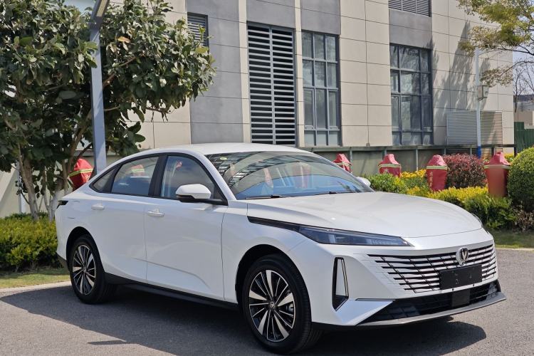 Used Changan Eado PHEV 2025 Smart New Blue Whale 145KM High-Energy Edition
