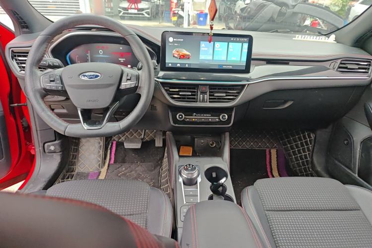 Used Ford Focus 2021 Hatchback EcoBoost 180 Automatic ST Line Center Console