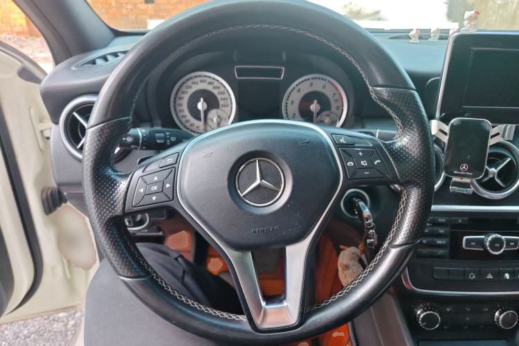 Used Mercedes-Benz A-Class 2015 A 200 Fashion Model
