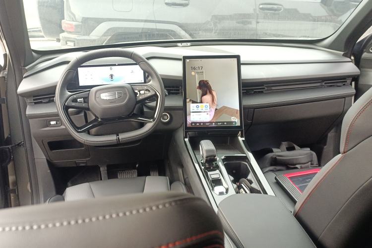 Used Geely Auto Emgrand X7 Sport 2023 Boyue COOL 1.5TD Smart Connect+ Center Console