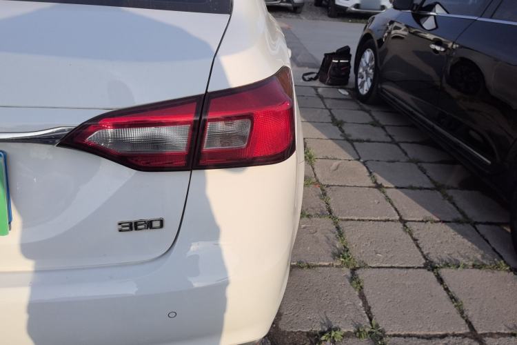 Used Roewe 360 2017 1.5L Automatic Luxury Edition Right Rear Taillight