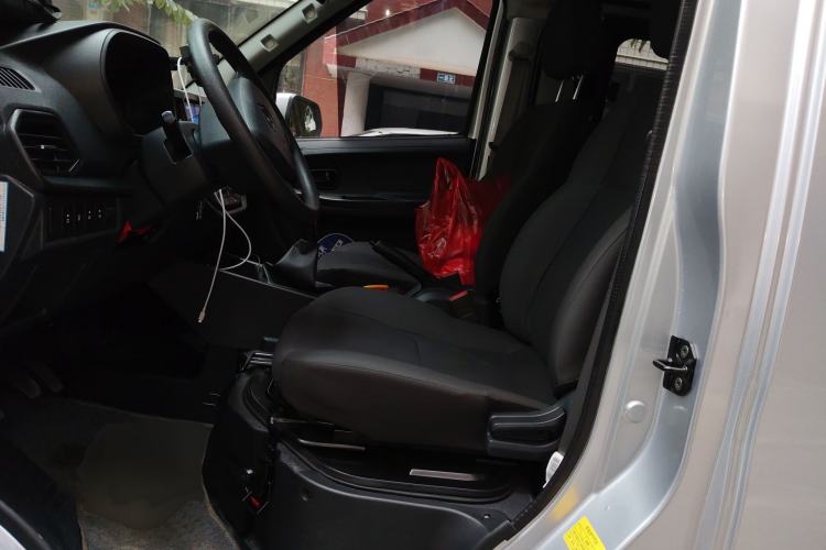 Used CHANGAN KAICHENG Ruixing M60 2023 1.6L CNG Comfort-Grade 6-Seater Passenger Vehicle