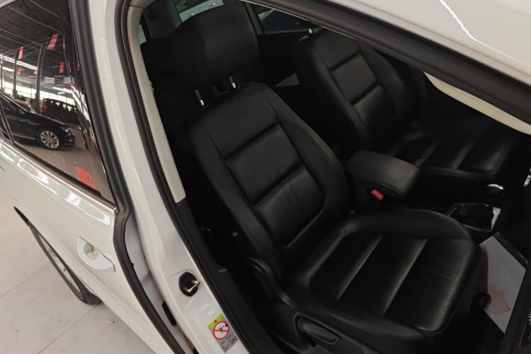 Used Volkswagen Sharan 2013 1.8TSI Comfort Model
